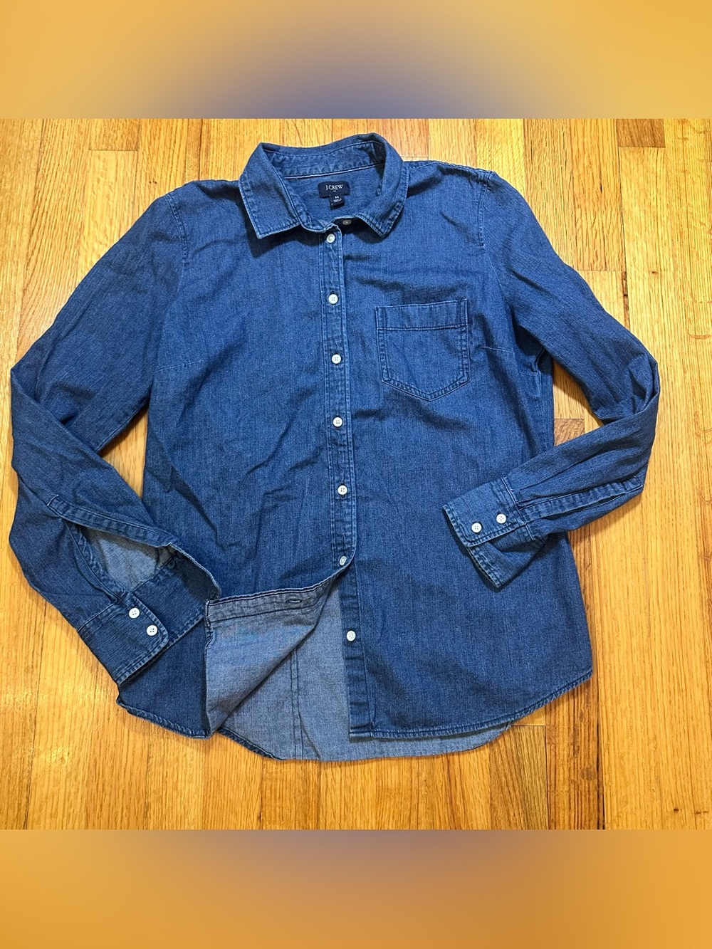 J.Crew women's denim/chambray button-down size M (E5)